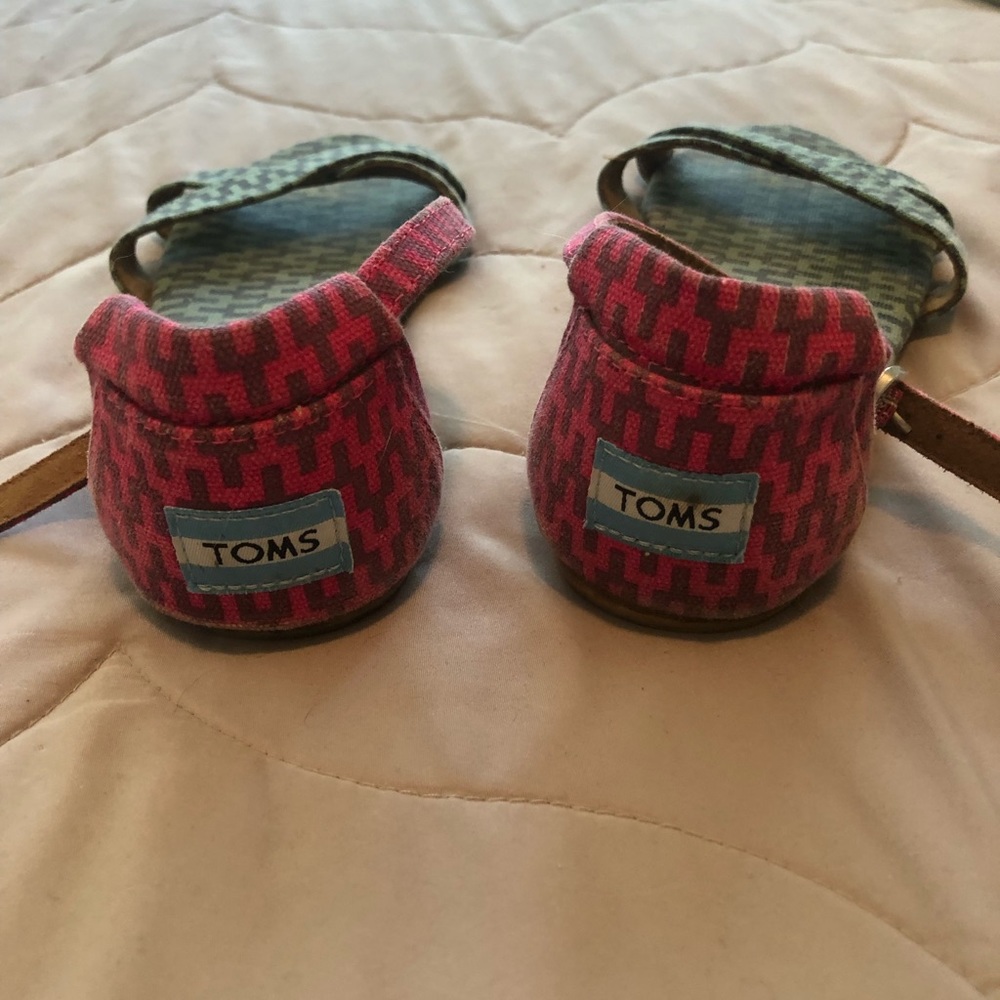 Tom’s ankle strap sandals